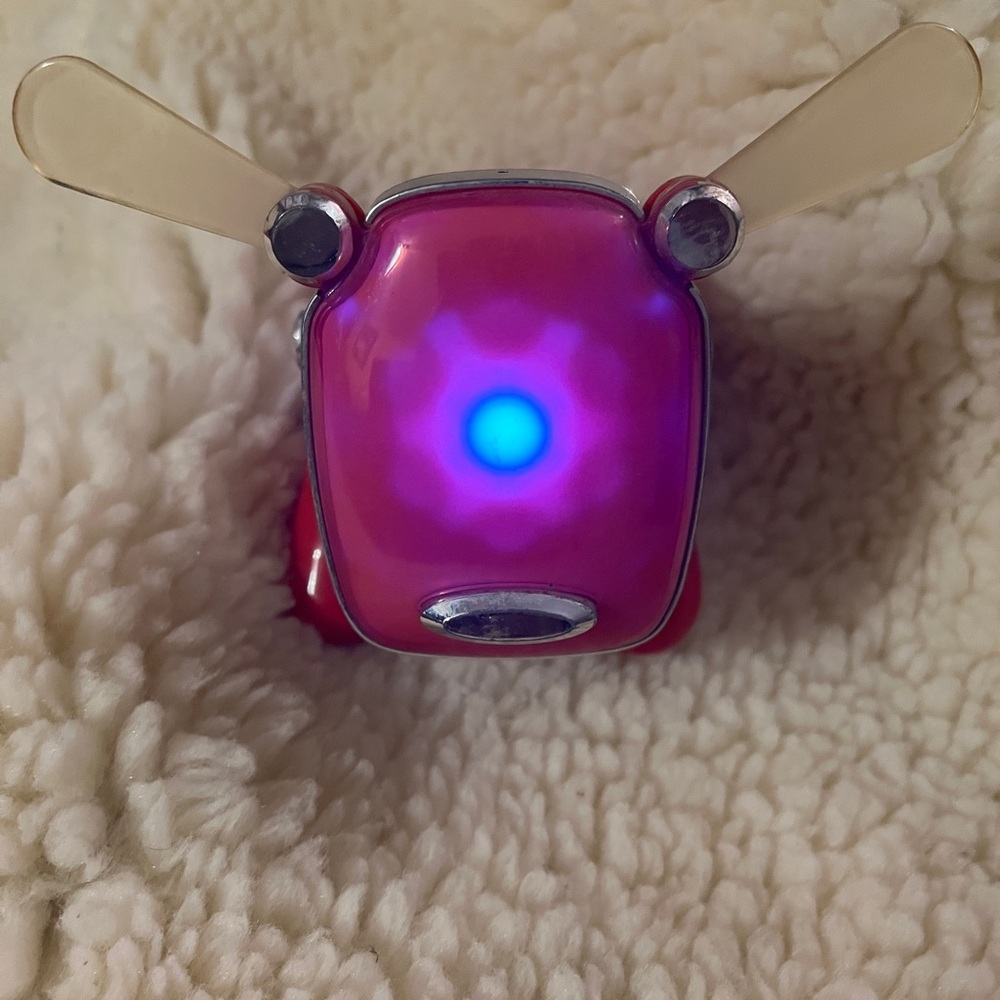 Hasbro 2005 Interactive Sega iDog Pink and Purple Light-Up Toy - Picture 8 of 16
